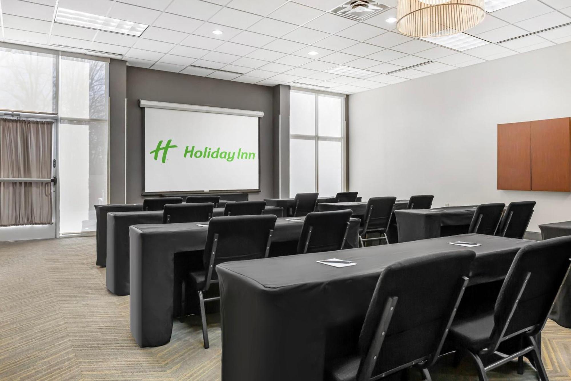 Hotel Airport South By Ihg 3*